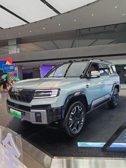 惠州251比亚迪方程豹硬派越野的爆款，英菲尼迪35周年与你共成长